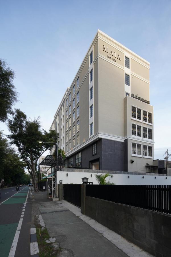 Maia Hotel Jakarta Exterior photo